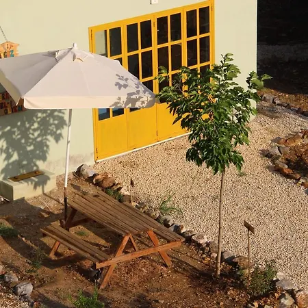 Cozy Apart Surrounded By Nature In Selcuk